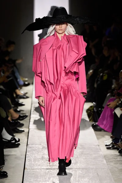 Look 13